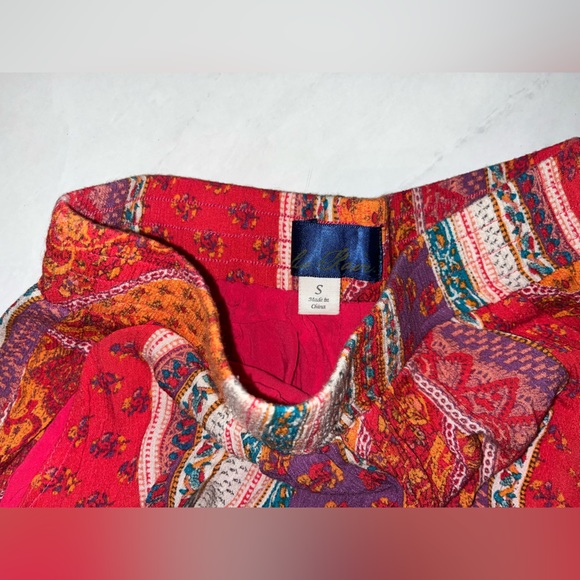 Red/ Bohemian detail shorts - Picture 3 of 3